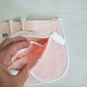 Everything Mitts pack of 4 NEW white pink makeup removal terry bath